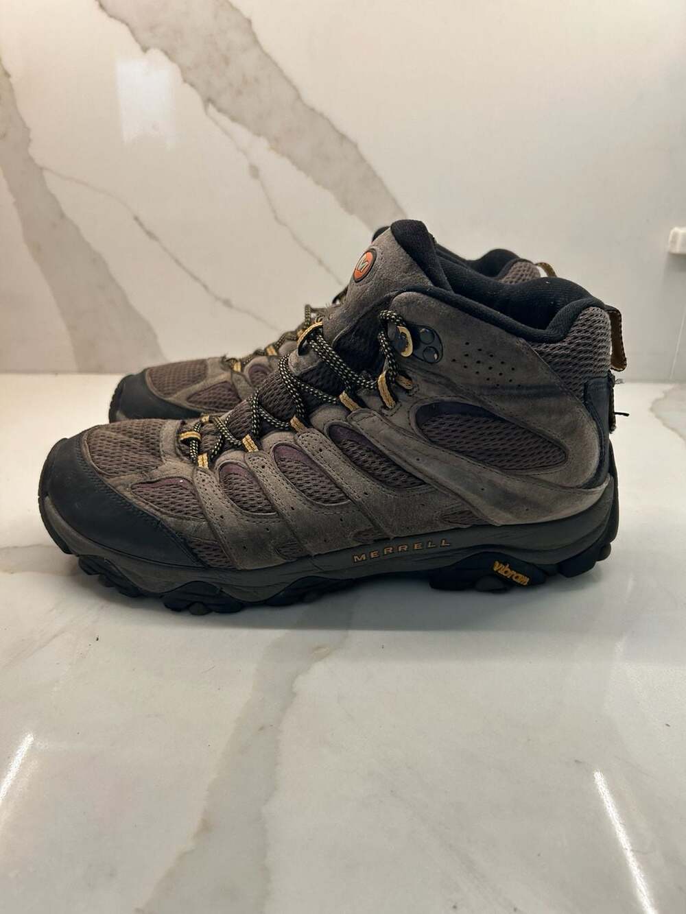 MERRELL MOAB 3 MID MEN BOOTS (Size: 10.5 wide)